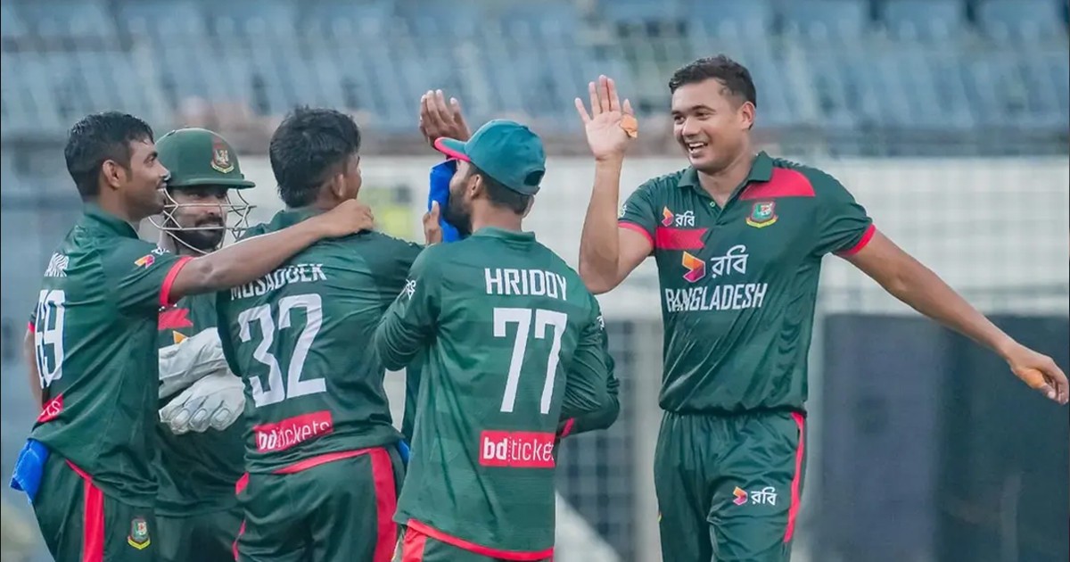 ০ রানেই নেই অস্ট্রেলিয়ার ৩ উইকেট