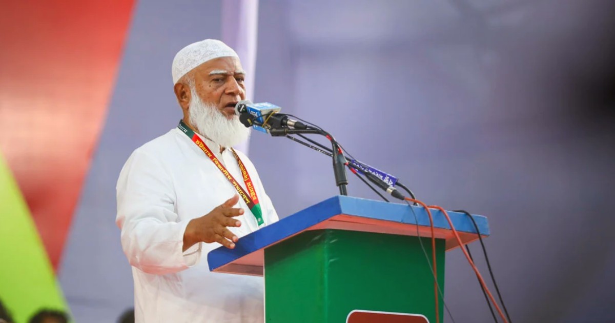 ব্যাংক ডাকাতের গাড়িতে চড়ে সংসদে যাওয়া সরকার জনগণের নয়: শফিকুর
