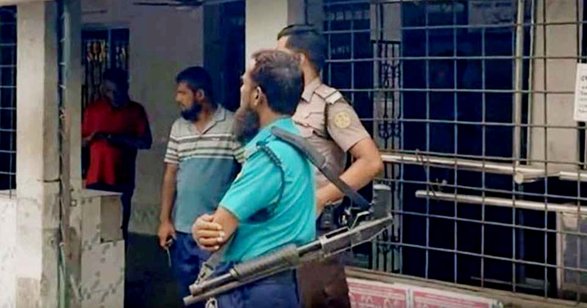 ফজরের নামাজ চলাকালে মসজিদে ঢুকে গুলি, গুলিবিদ্ধ ২