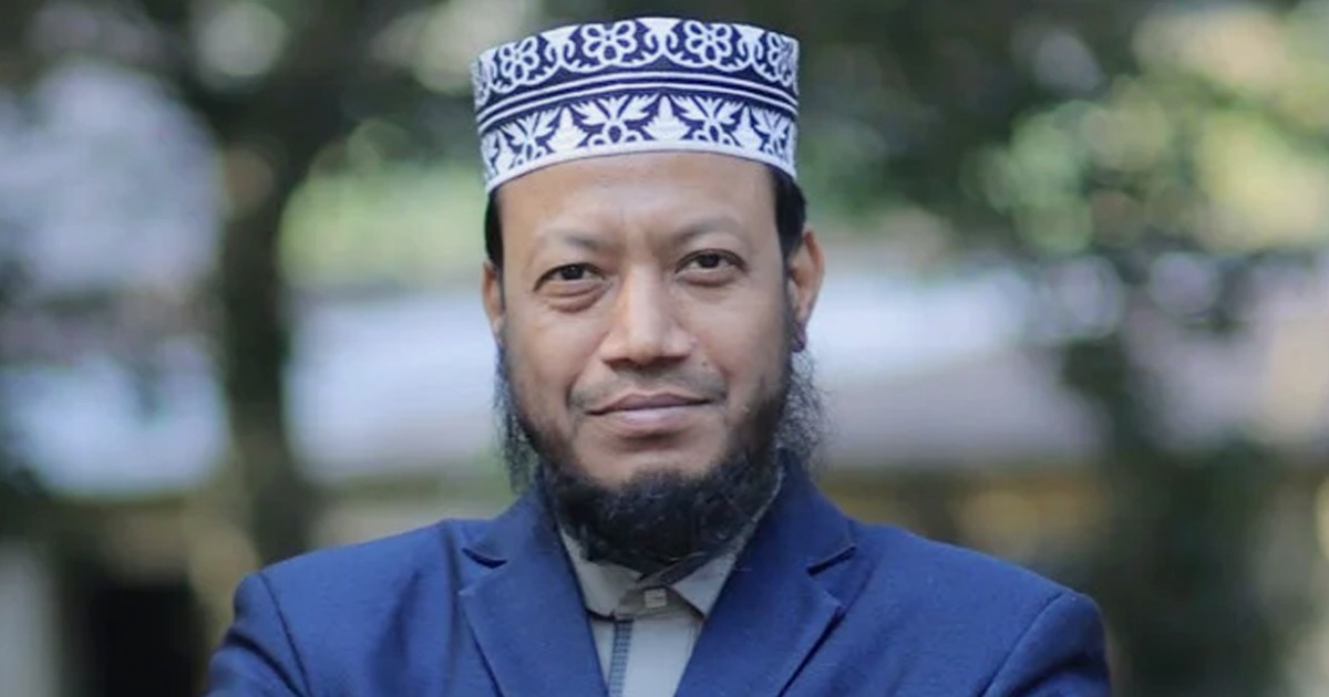 আত্মসমর্পণ করতে সিরাজগঞ্জ যাচ্ছেন আমির হামজা