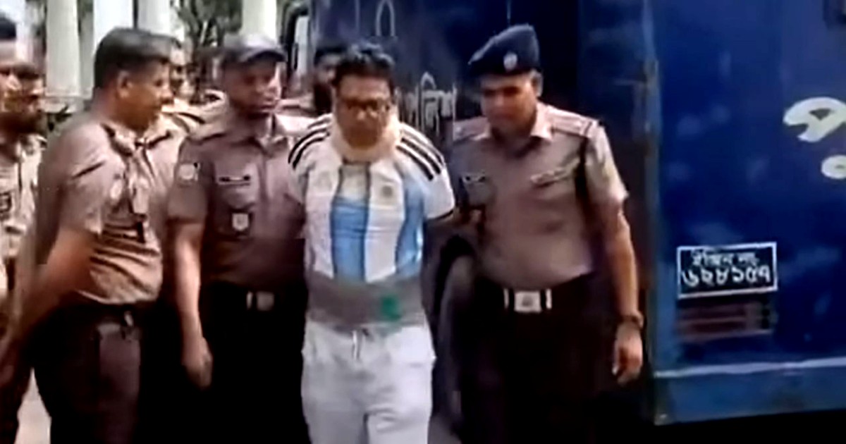 আর্জেন্টিনার জার্সি গায়ে ট্রাইব্যুনালে হাজির পলক