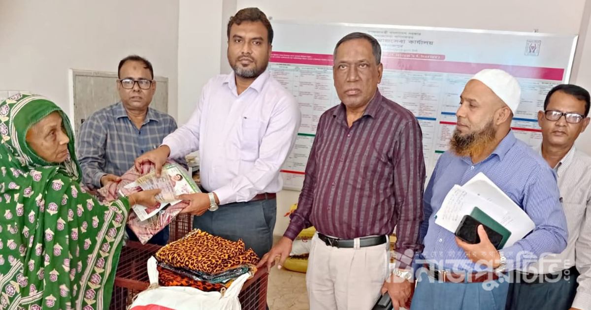 ভিক্ষুক পুনর্বাসন প্রকল্পের আওতায় দিনাজপুরে ১০ জনকে ব্যবসার মালামাল দান