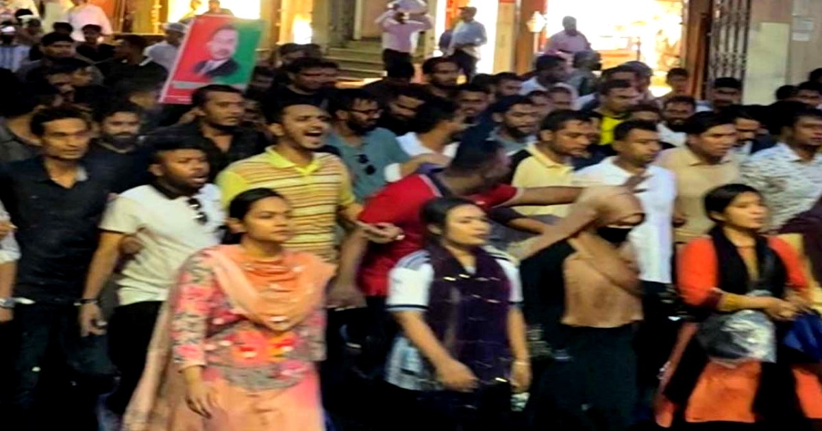 প্রধানমন্ত্রীর বিদেশ সফরকে স্বাগত জানিয়ে ছাত্রদলের মিছিল
