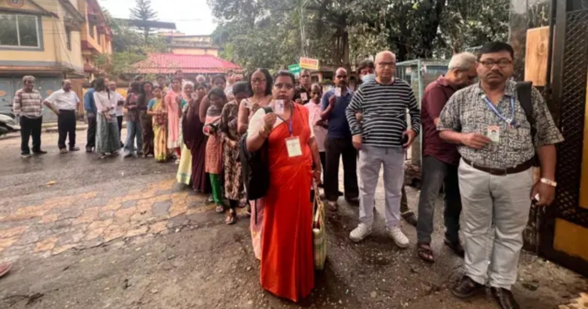 পশ্চিমবঙ্গ বিধানসভা নির্বাচনে প্রথম দফার ভোটগ্রহণ শুরু