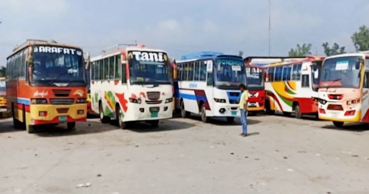 চাঁপাইনবাবগঞ্জে অনির্দিষ্টকালের জন্য সব রুটে বাস চলাচল বন্ধ