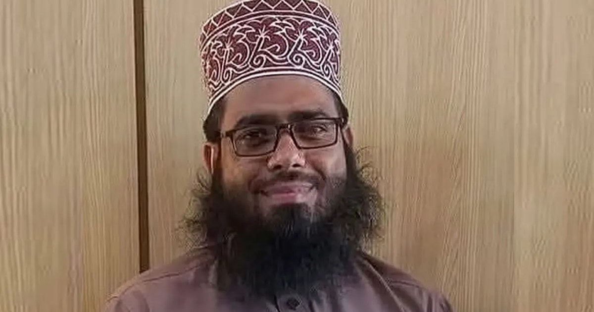 জুমার নামাজ শেষে বাড়ি ফেরার পথে প্রাণ গেল হাফেজের