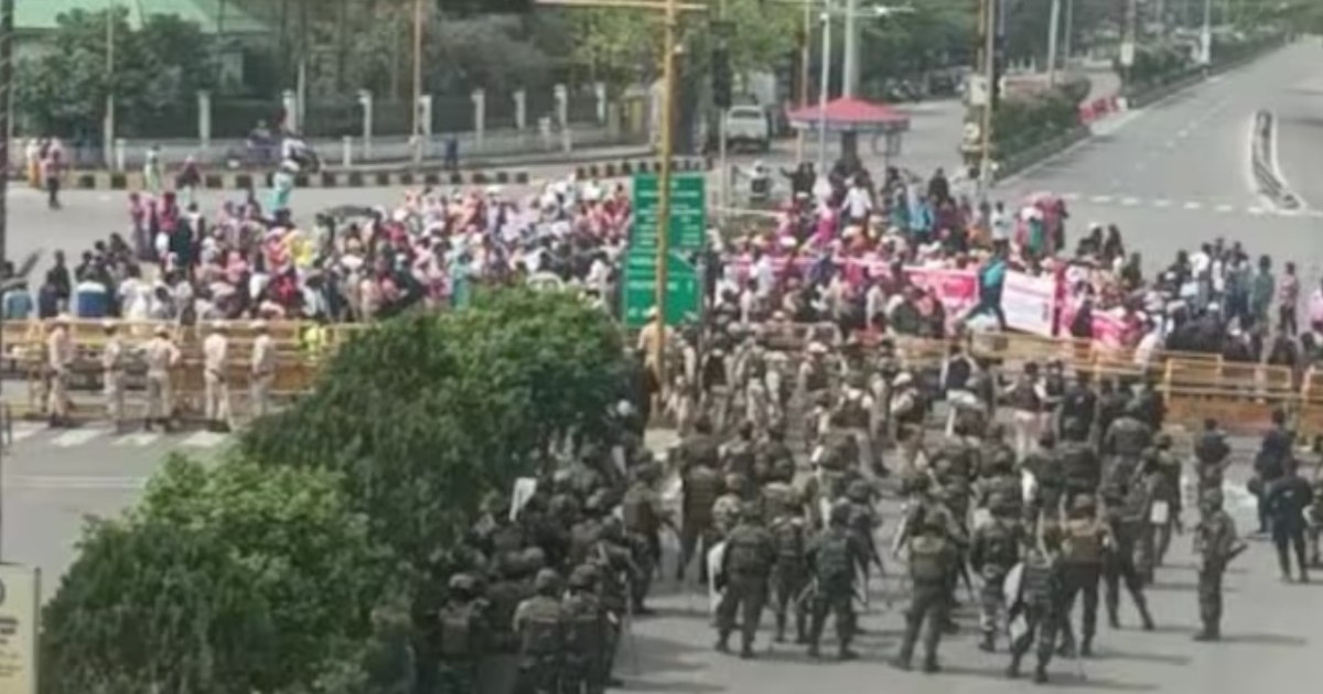 ভারতের মণিপুরে পুলিশের সাথে সংঘর্ষে আহত ৩০
