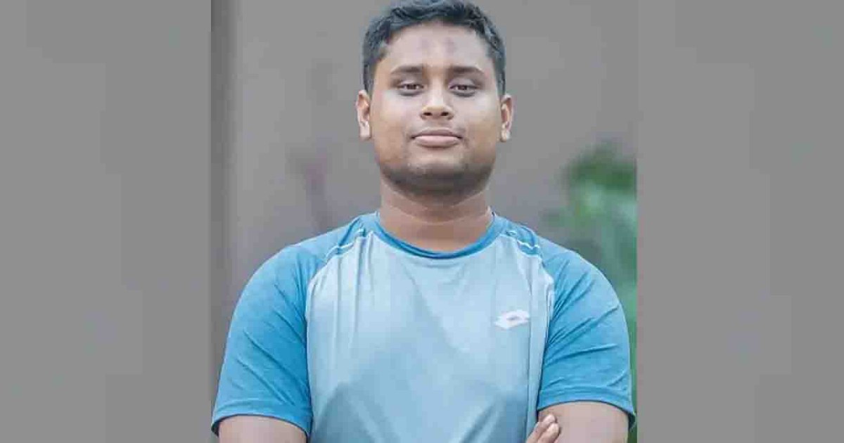 ফেসবুকে হাসনাতের রহস্যময় পোস্ট, কাকে দিলেন লাল কার্ড?