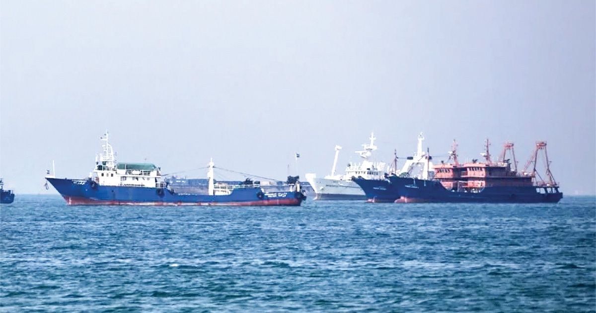 হরমুজ প্রণালিতে অবরোধ: আটকা পড়েছেন ২০ হাজার নাবিক