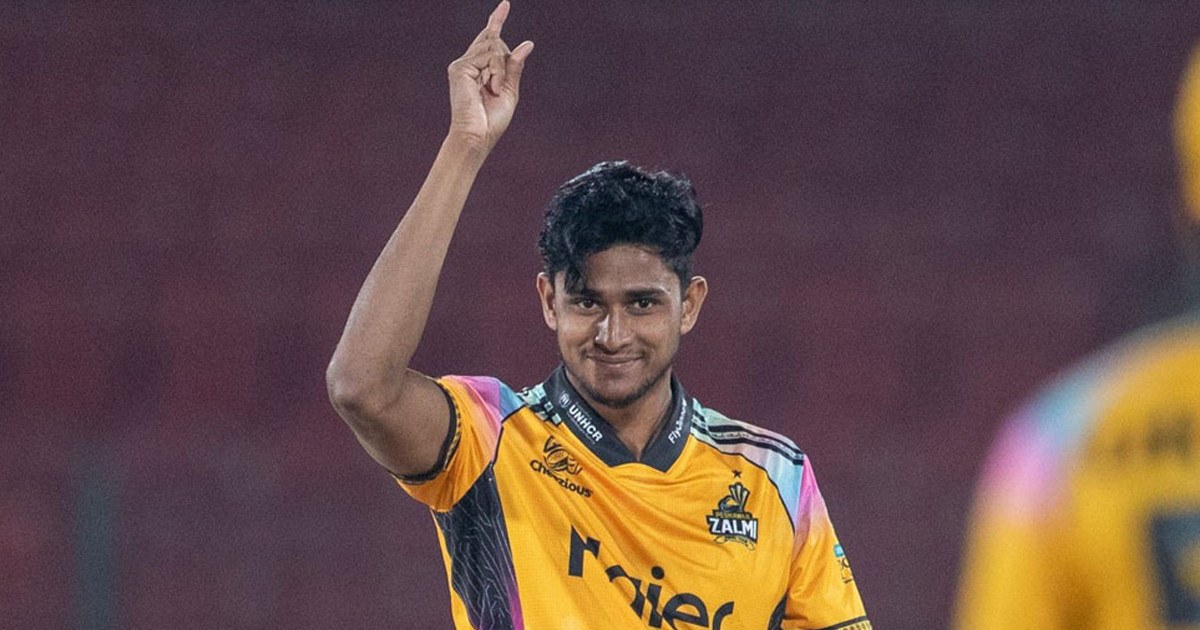 ফাইনালে টস জিতে বোলিংয়ে পেশোয়ার, একাদশে নাহিদ রানা