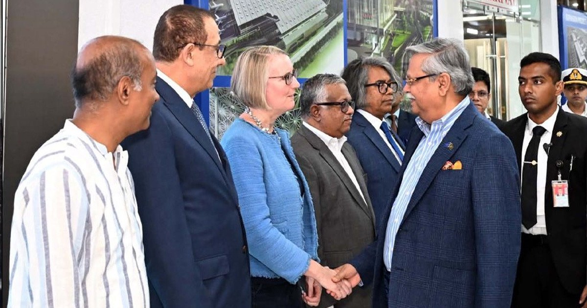 যুক্তরাজ্যের উদ্দেশে ঢাকা ছাড়লেন রাষ্ট্রপতি