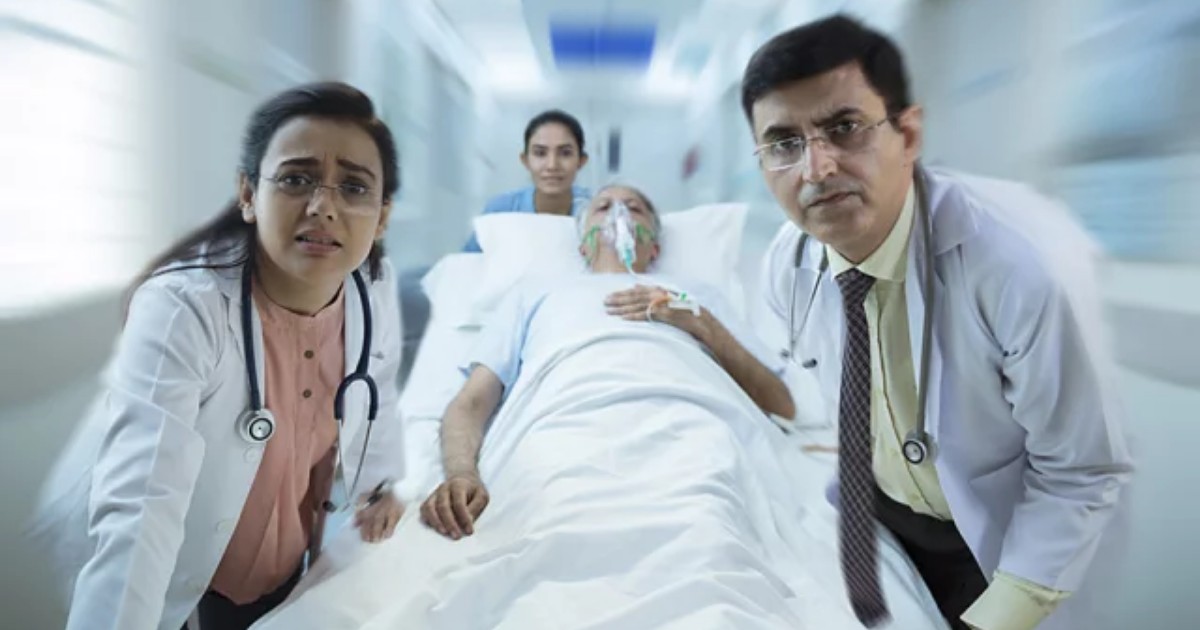 মাঝরাতে হঠাৎ বুকে ব্যথা, প্রথম ১৫ মিনিটে কী করবেন