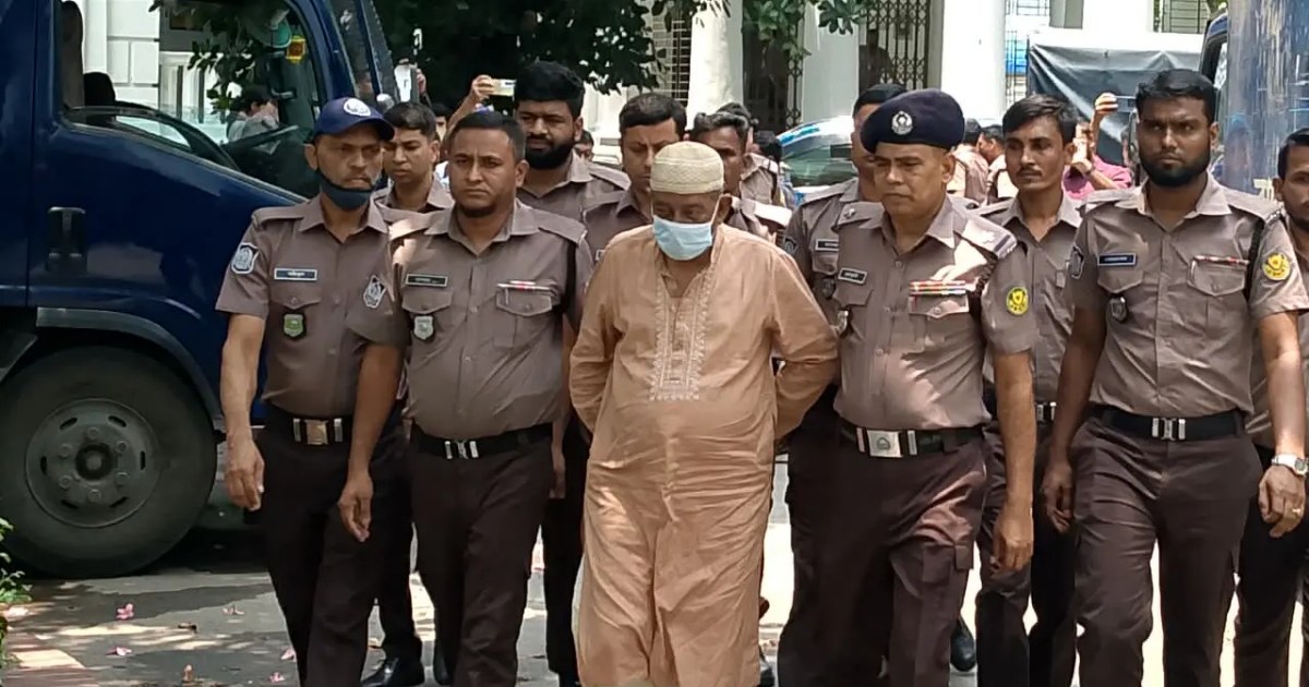 ট্রাইব্যুনালে নেওয়া হলো বেরোবির সাবেক ভিসি হাসিবুর রশীদকে