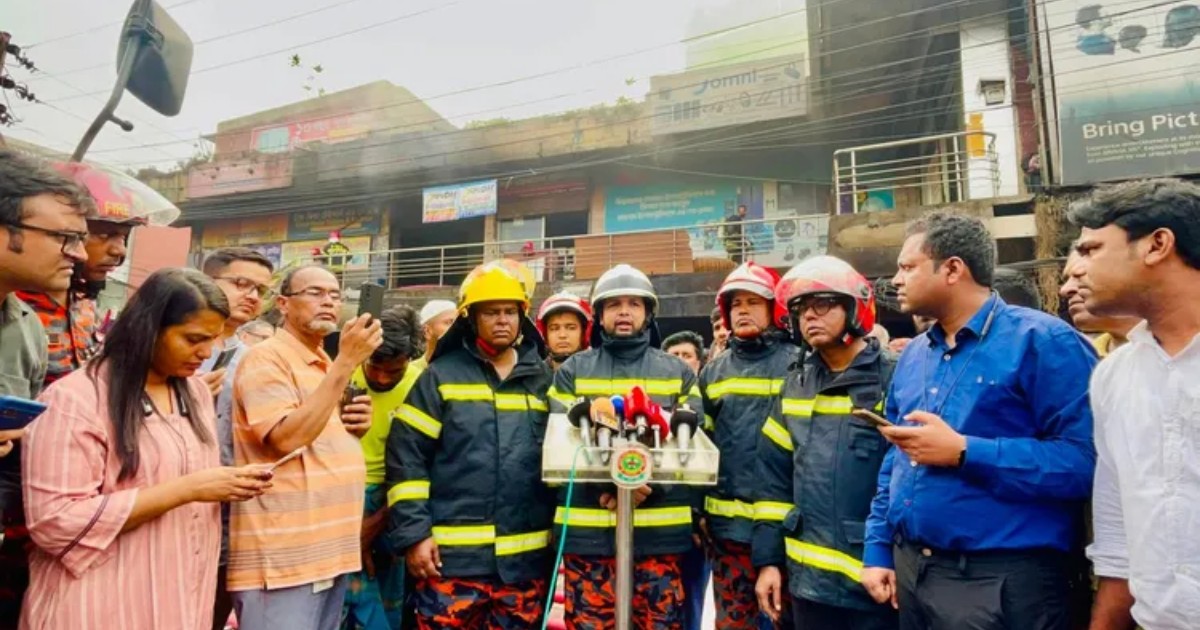 বিজয় সরণির কলমিলতা বাজারের আগুন নিয়ন্ত্রণে