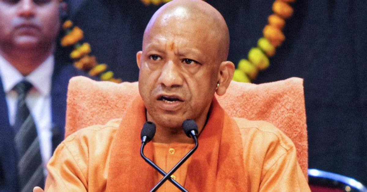 গরুকে মায়ের মর্যাদা দেওয়ার আহ্বান জানালেন যোগী আদিত্যনাথ