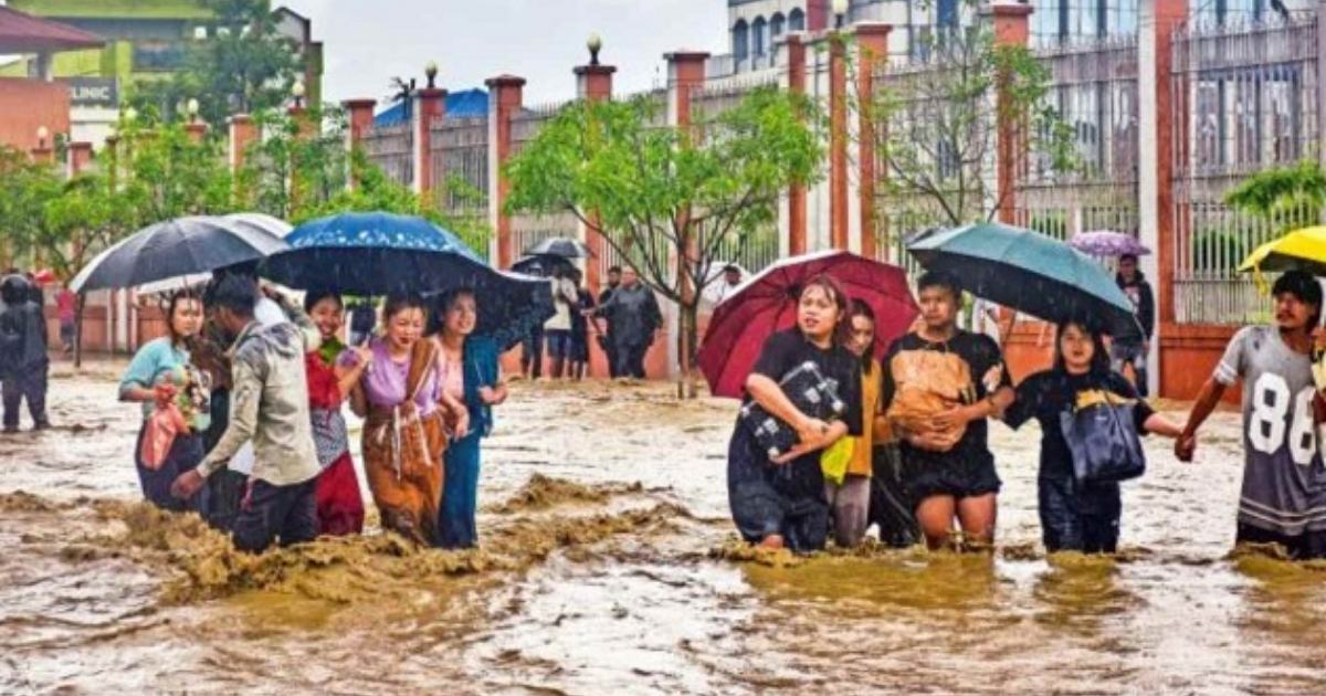 ভারতে ভারী বৃষ্টি ও বন্যায় ১৪ জনের মৃত্যু, বাস্তুচ্যুত হাজারো মানুষ