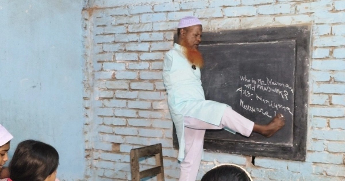 পা দিয়ে লিখে গড়া স্কুল: দুঃখু মিয়ার পাশে থাকার আশ্বাস প্রধানমন্ত্রীর