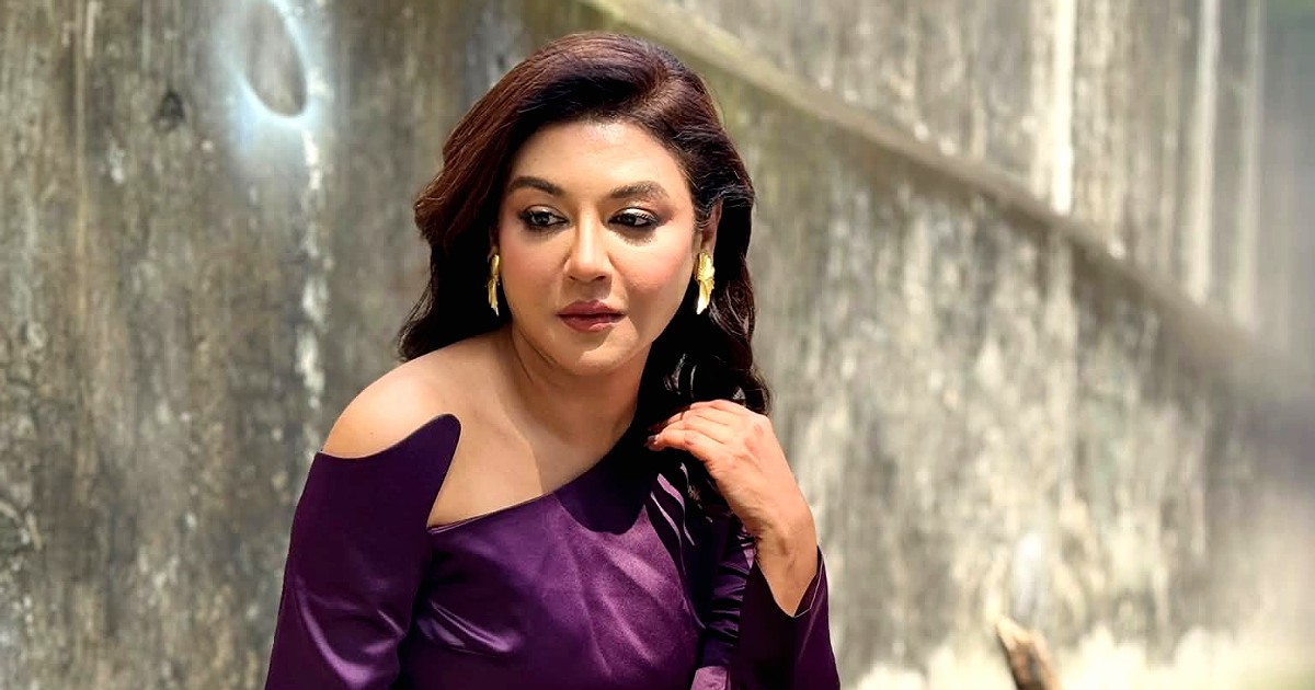 জয়া আহসানের বেগুনি সাজে মুগ্ধ অনুরাগীরা