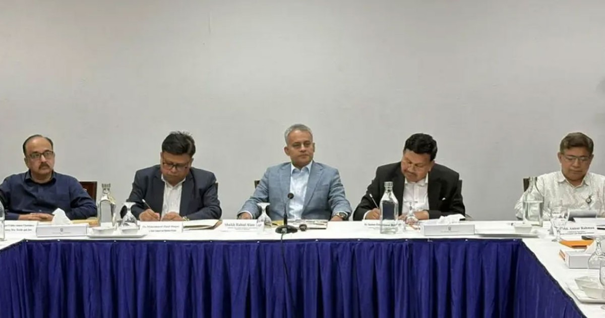 সড়ক নিরাপত্তা আইন ২০২৭ সালের মধ্যে প্রণয়ন হবে: জানালেন মন্ত্রী শেখ রবিউল
