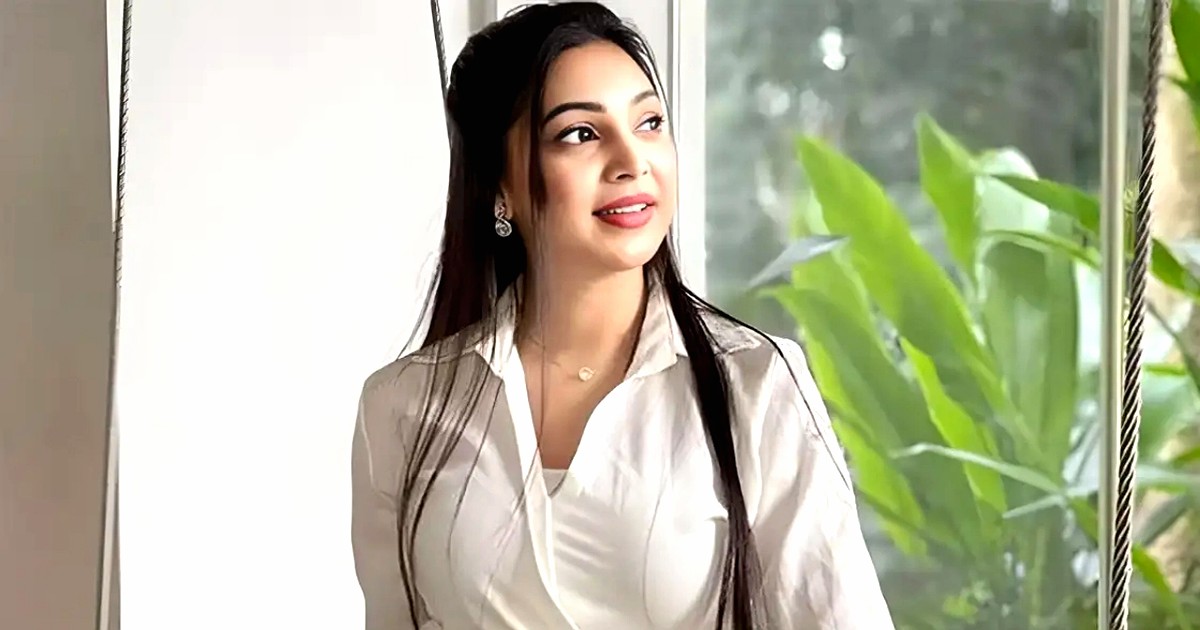 অভাবের কথা শুনলে গলে যেতাম জানালেন অভিনেত্রী প্রভা
