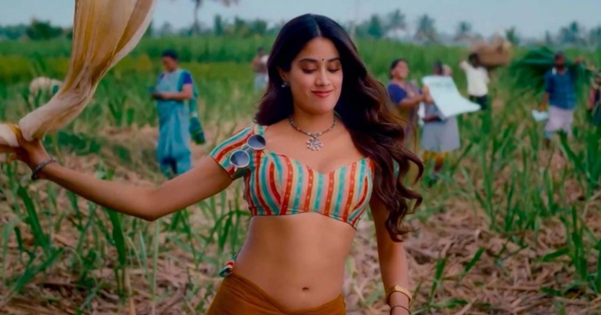 পেদ্দি সিনেমায় আপত্তিকর চরিত্র নিয়ে জাহ্নবী কাপুরের অনুশোচনা