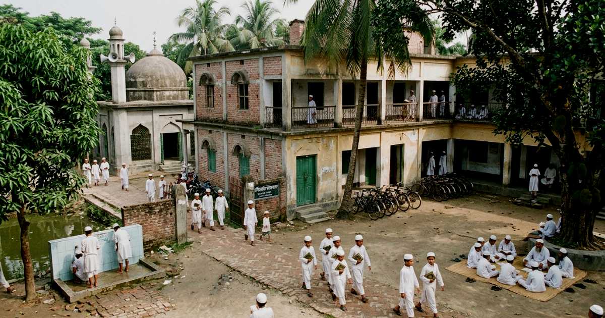 ২৩ দিনের দীর্ঘ ছুটি শেষে আজ খুলছে দেশের সব মাদ্রাসা