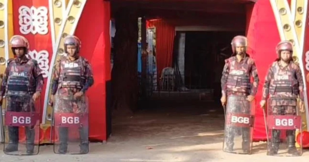 ঠাকুরগাঁওয়ে পূজামণ্ডপে নিরাপত্তা জোরদার করল বিজিবি