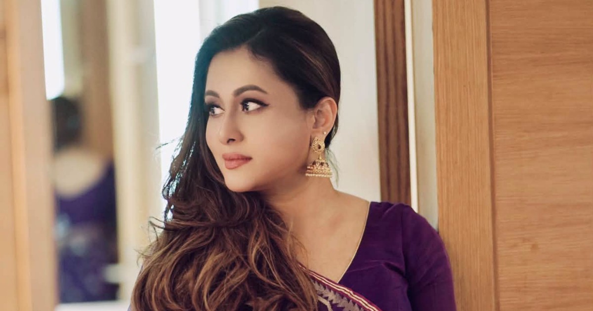 ঐতিহ্যের সাথে আত্মবিশ্বাস মিলে তৈরি হয় জাদু