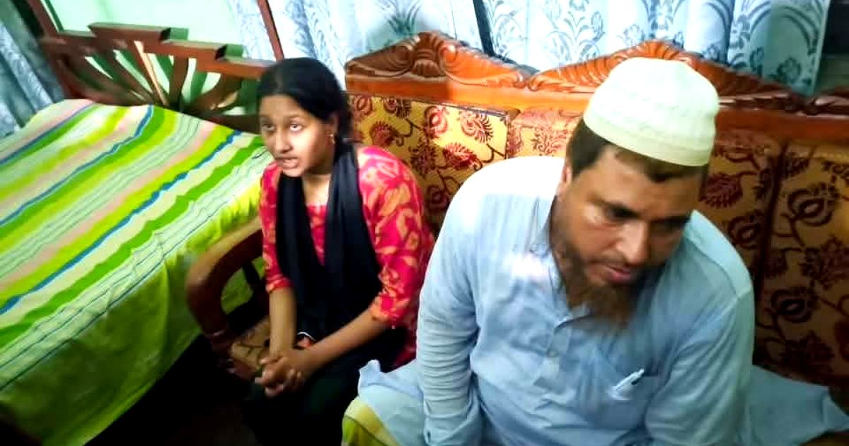 অনৈতিক কাজের সময় নারী সহ আটক ওলামা দল নেতা