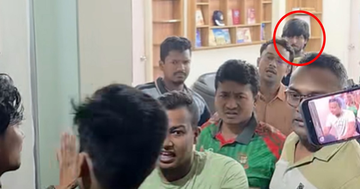 শাহবাগে ডাকসু নেতা যুবায়ের-মুসাদ্দিকের ওপর হামলা