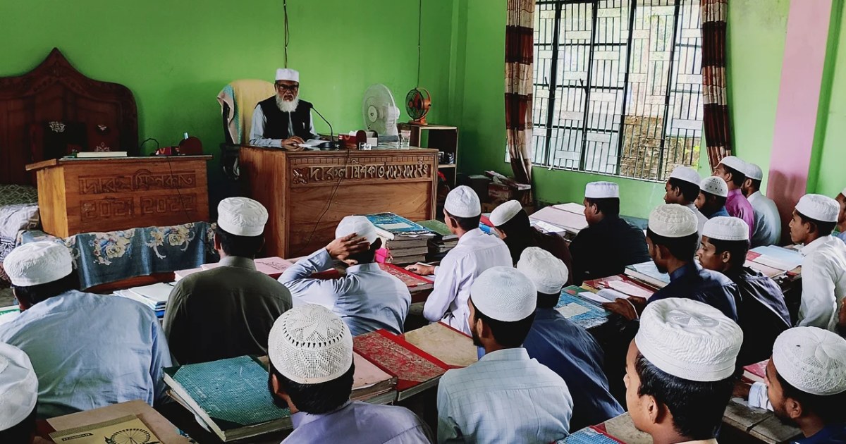 শিক্ষকতায় ফিরলেন সাবেক ধর্ম উপদেষ্টা ড. খালিদ হোসেন