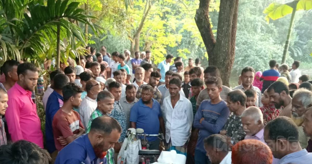 পার্বতীপুরে প্রধান শিক্ষককে পিটিয়ে হত্যার অভিযোগে আটক ২
