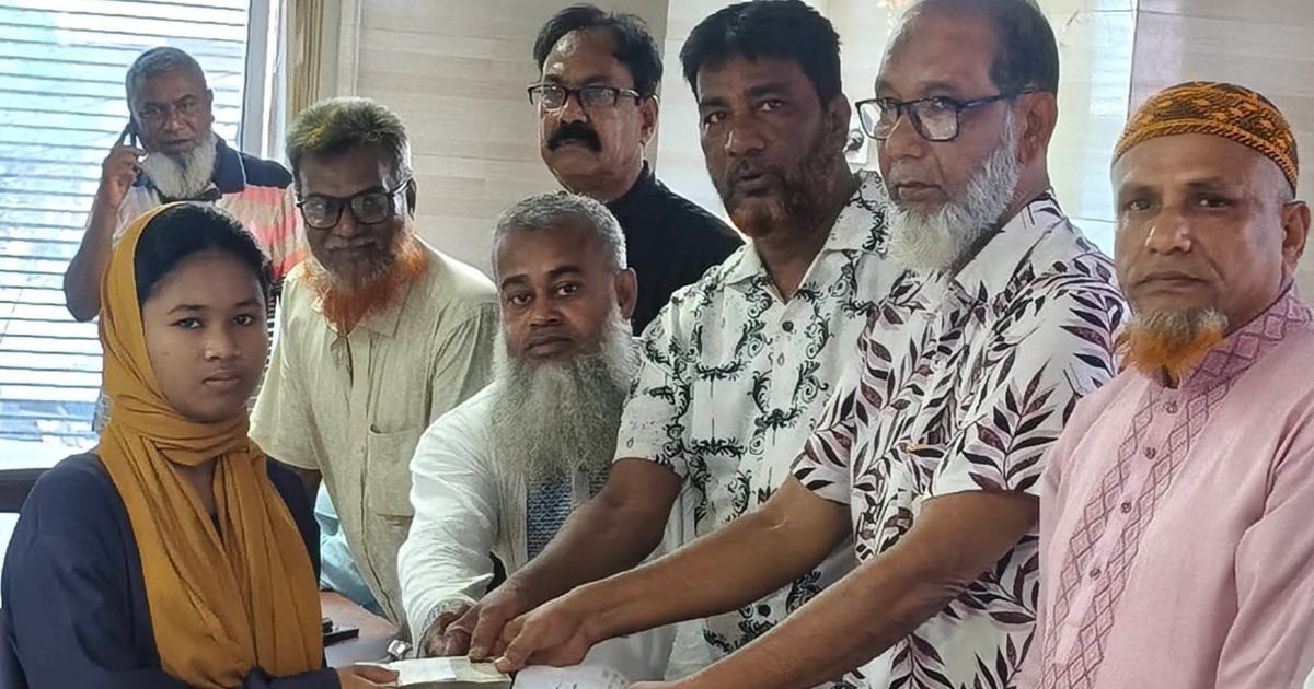 দিনাজপুরে প্রয়াত ৩০ পরিবহন শ্রমিকের পরিবারকে ১৫ লাখ টাকা সহায়তা