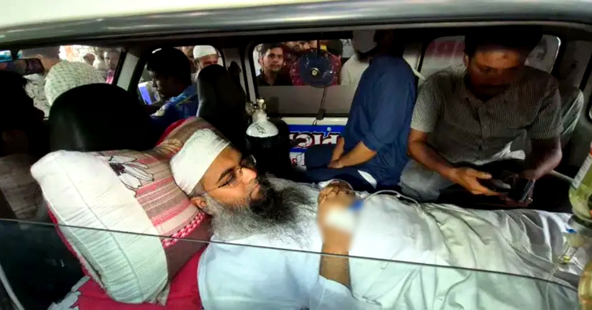 অ্যাম্বুলেন্সে করে বগুড়ার আদালতে হাজিরা দিলেন তানভীর