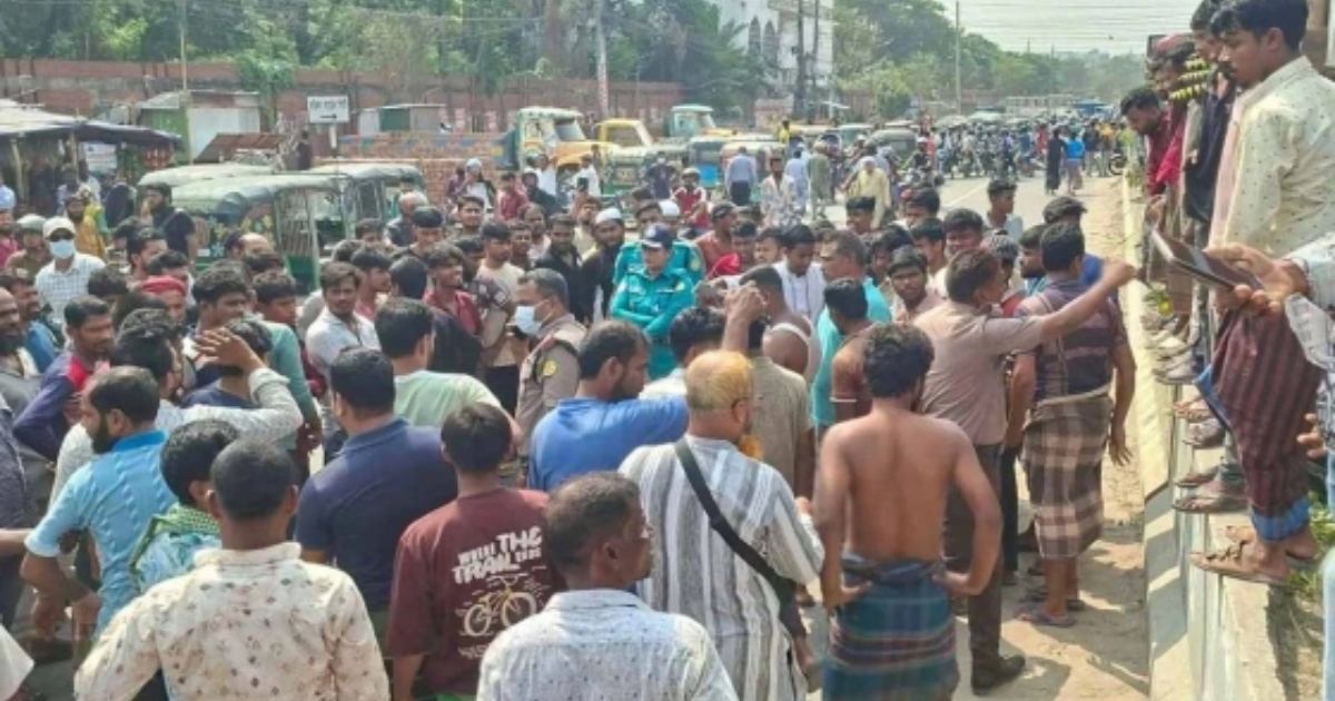 মোহাম্মদপুরে অটোরিকশা চালকদের অবরোধ