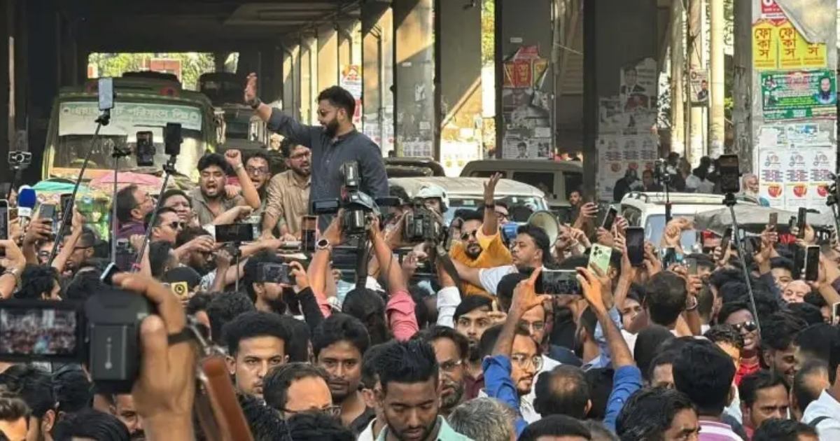 প্রেস ক্লাবের সামনে ইশরাক সমর্থকদের বিক্ষোভ