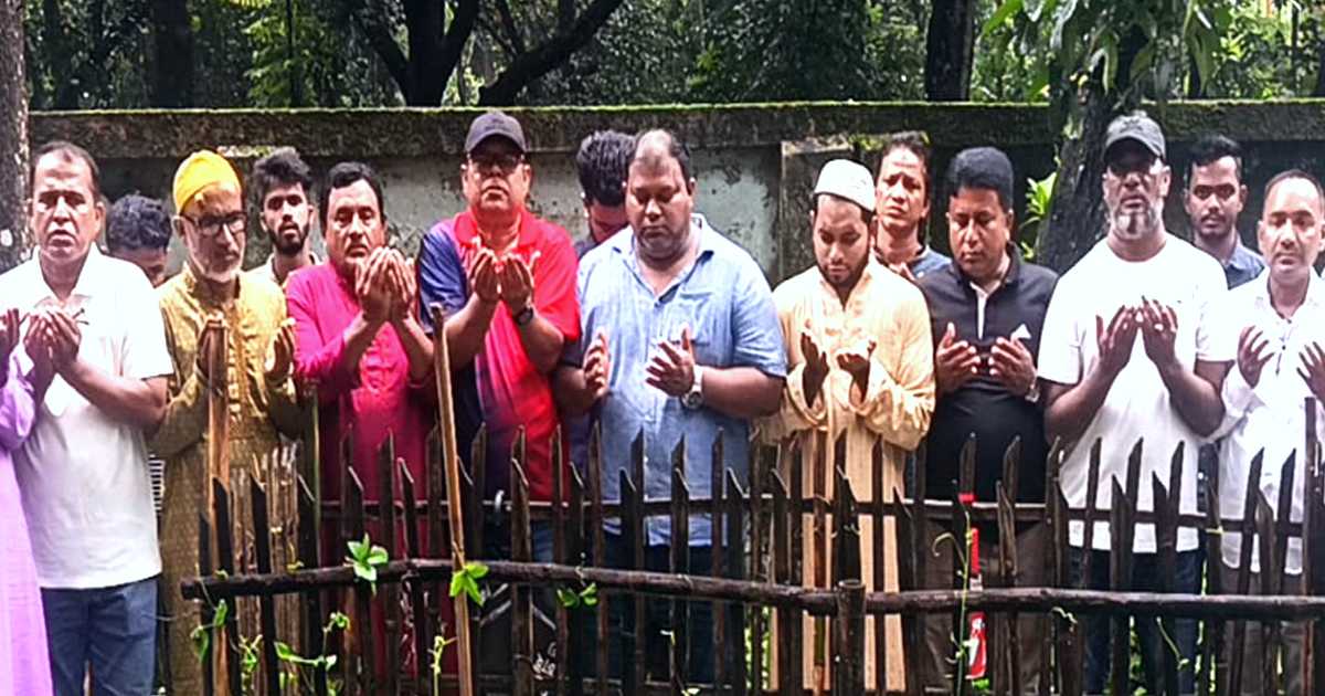দিনাজপুরে জেলা বিএনপির প্রয়াত নেতাদের মৃত্যুবার্ষিকীতে কবর জিয়ারত