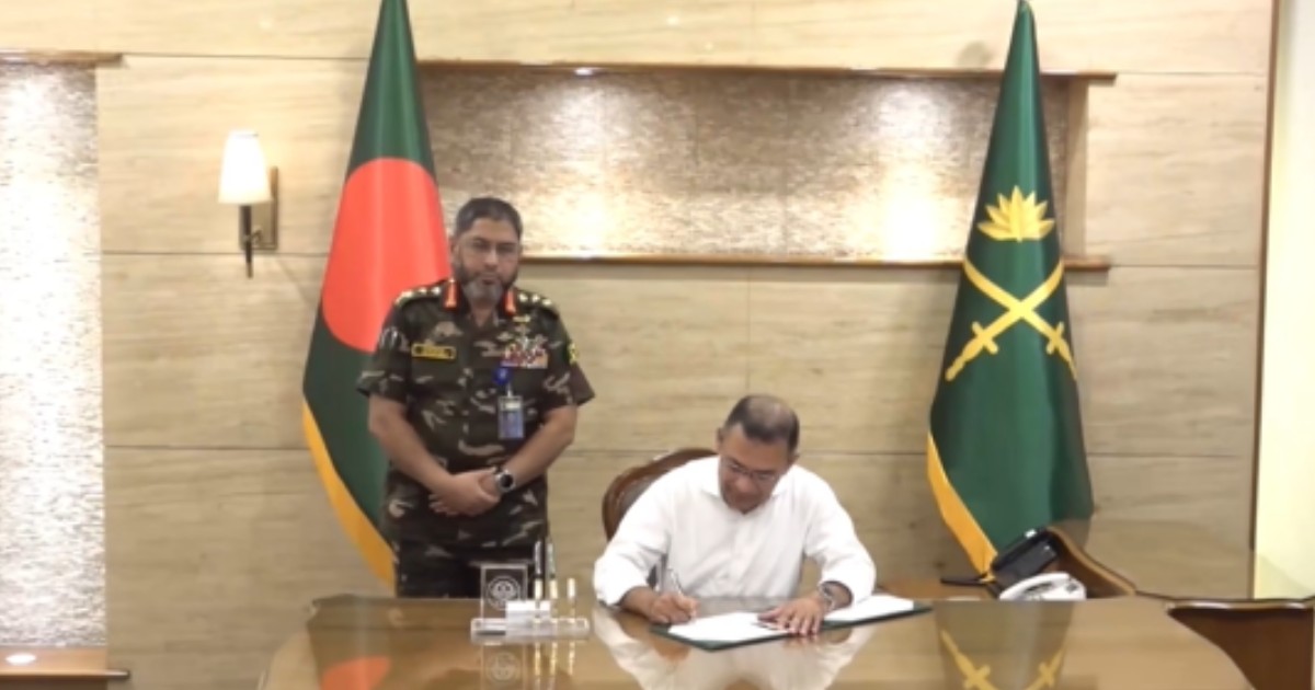 সেনাসদস্যদের পদোন্নতিতে মেধা ও সততার নির্দেশ প্রধানমন্ত্রীর