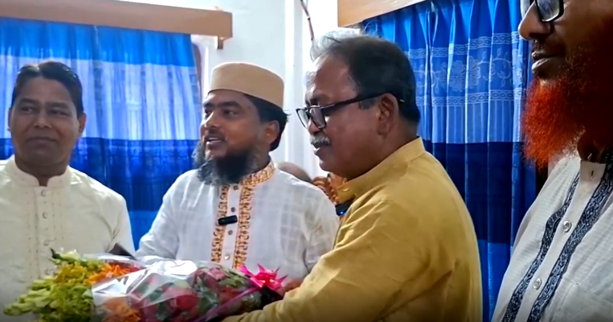 মির্জা ফয়সল আমিন জামায়াতের দেলাওয়ারের বাসায়, মিষ্টি খাইয়ে দিলেন