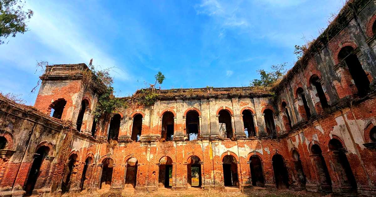 রাজা টঙ্কনাথের রাজবাড়ি: ১০৯ বছরের ইতিহাস এখন ধ্বংসের মুখে
