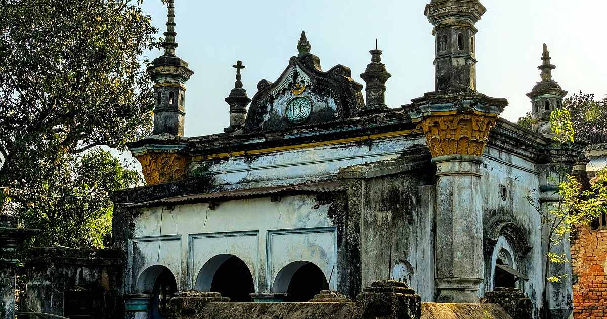দিনাজপুরের ইতিহাস ও ঐতিহ্যের নীরব সাক্ষী নালাহার চৌধুরী বাড়ি