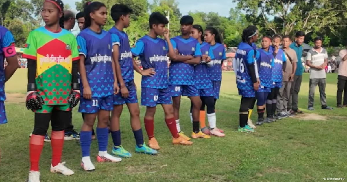 বীরগঞ্জে নারী ফুটবল ঘিরে মাঠে হাজারো দর্শকের উপচে পড়া ভিড়