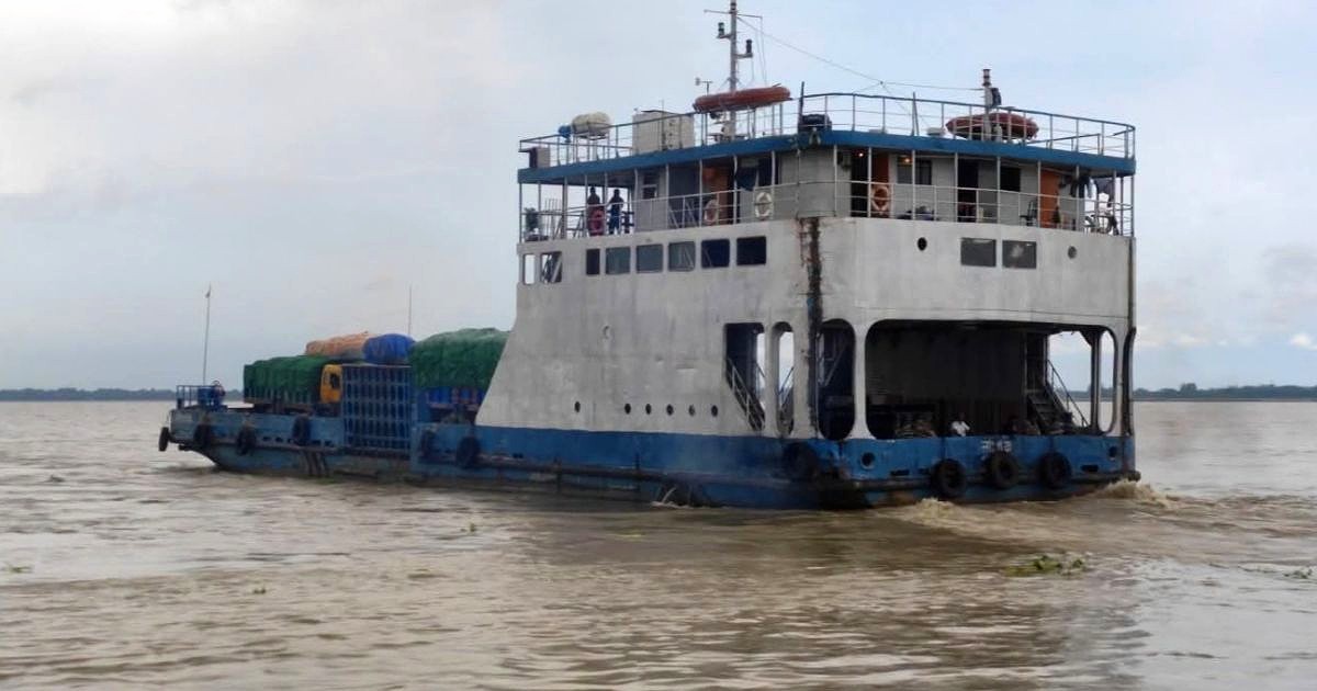 ধাওয়াপাড়া-নাজিরগঞ্জ নৌরুটে ফেরি চলাচল স্বাভাবিক