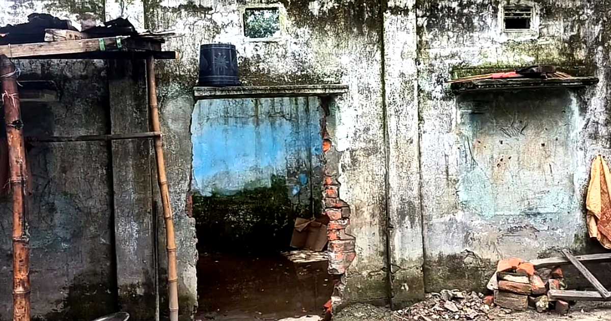 বিদ্যালয়ের কোয়ার্টার ভাড়া নিয়ে জমি দখলের অভিযোগ