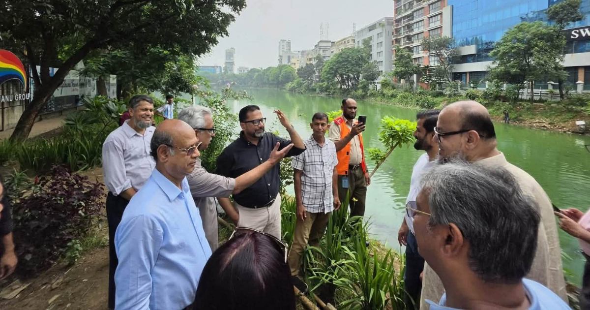 গুলশান-বনানী লেকের পরিবেশ রক্ষায় পরিদর্শনে গণপূর্ত প্রতিমন্ত্রী