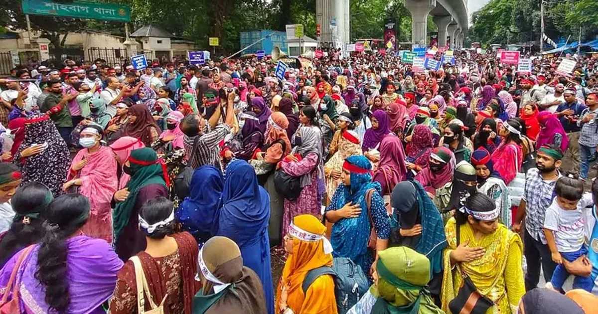 শাহবাগে প্রাথমিকে সুপারিশপ্রাপ্ত শিক্ষকদের অবস্থান