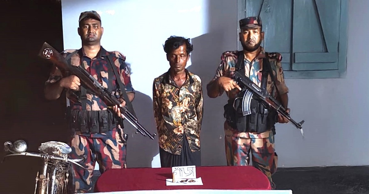 ঠাকুরগাঁওয়ের পীরগঞ্জ সীমান্তে বিজিবির অভিযানে মাদকসহ আটক ১