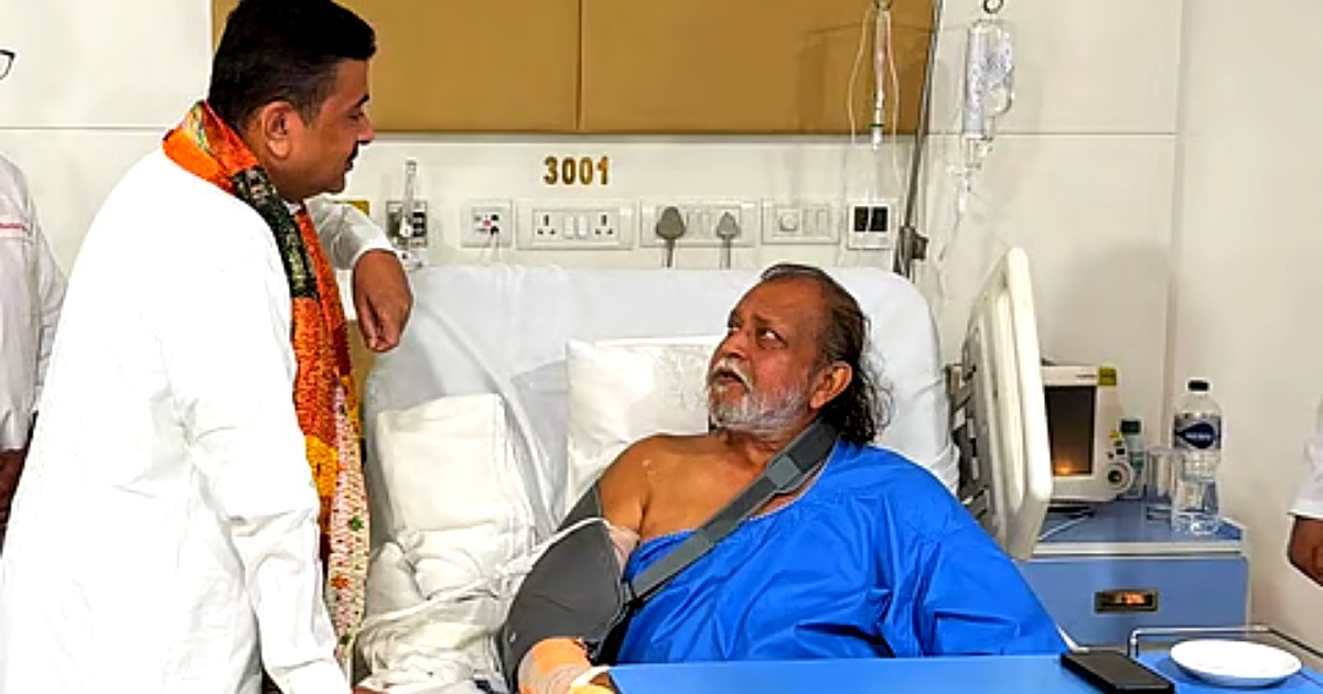 মিঠুন চক্রবর্তী হাসপাতালে, দেখতে গেলেন শুভেন্দু