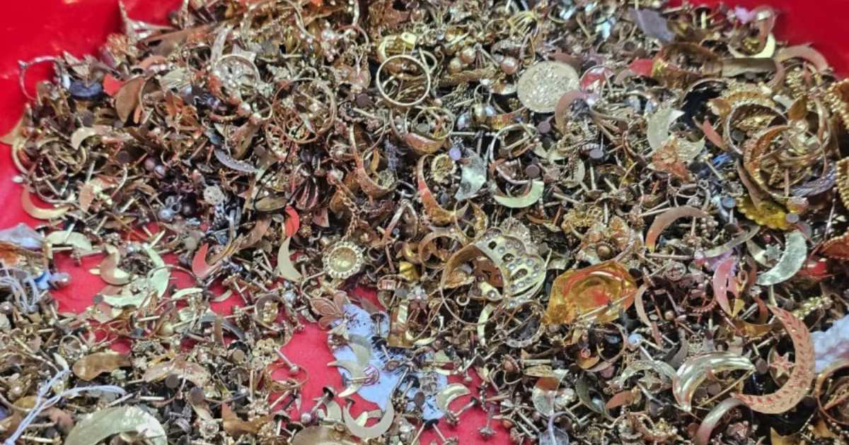 পাগলা মসজিদের দানবাক্সে ৬ বছরে পাওয়া গেল বিপুল পরিমাণ স্বর্ণ ও রুপা