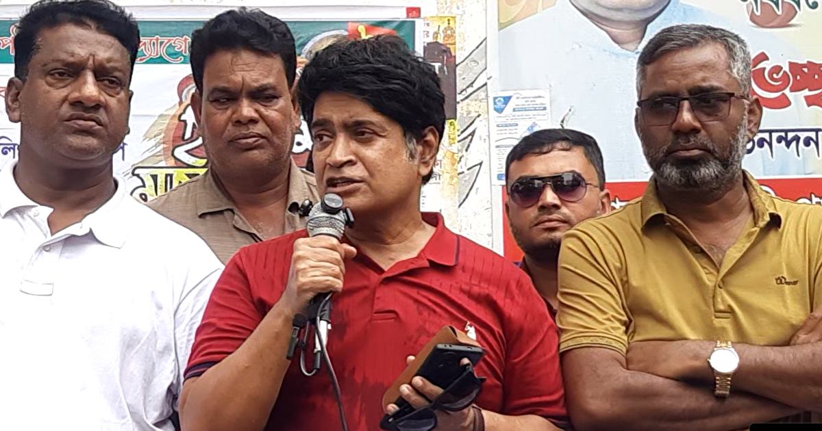 হিলি স্টেশনে ঢাকাগামী ট্রেনের স্টপেজ অনুমোদন ঘিরে আনন্দ মিছিল